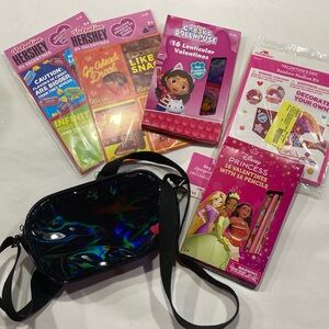 Girls Valentine’s Day party gift set bundle cards, purse, DIY mailbox DISNEY NEW